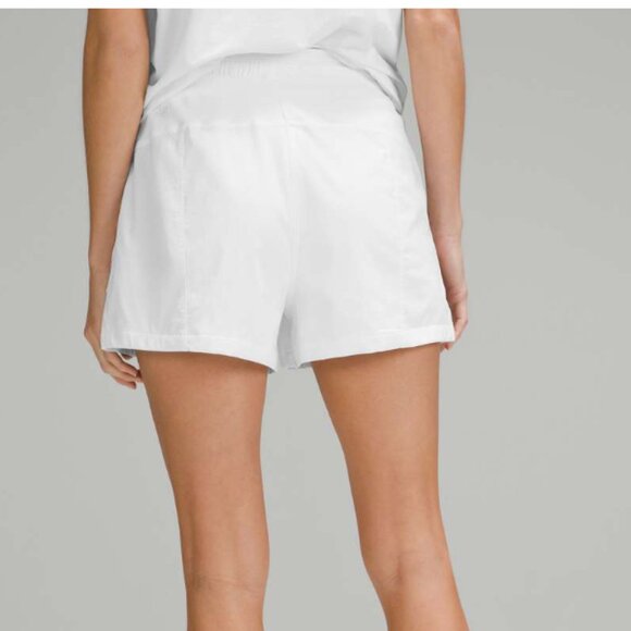 Size 14 Lululemon Dance Studio High-Rise Short 3.5" White Like new - Picture 3 of 12
